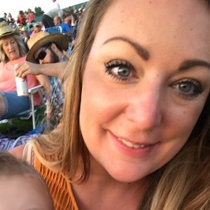 Meet your Posher, Lindy